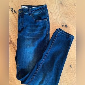 Ellen Tracy Blue Denim‎ Jeans Women’s Size 8 Skinny Leg Good Condition